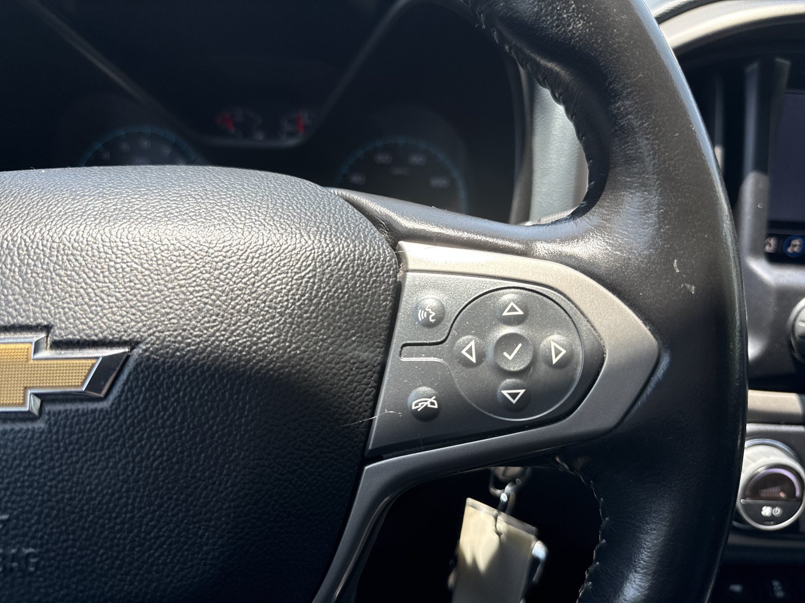 Used 2022 Chevrolet Colorado Z71 AWD/4WD image 21