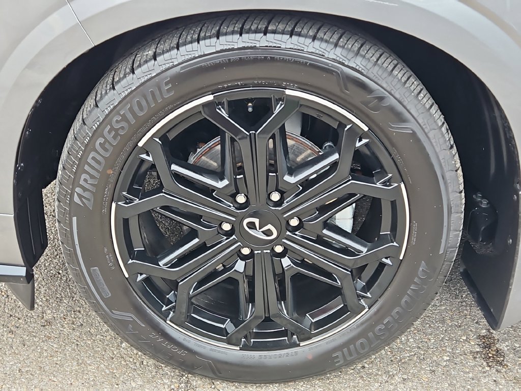 Certified 2026 INFINITI QX80 4WD w/ Sport Exterior Package image 9