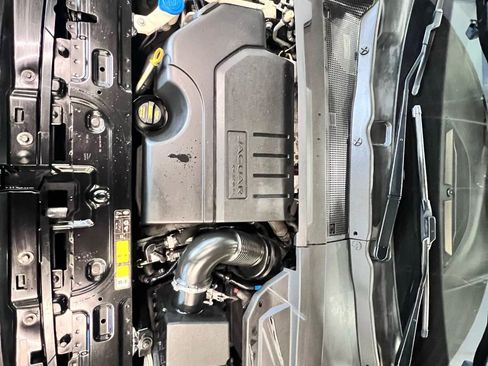 Used 2018 Jaguar E-PACE S image 39