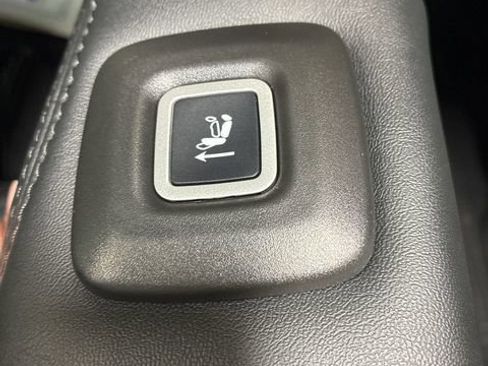 Used 2026 Jeep Grand Wagoneer Summit image 27