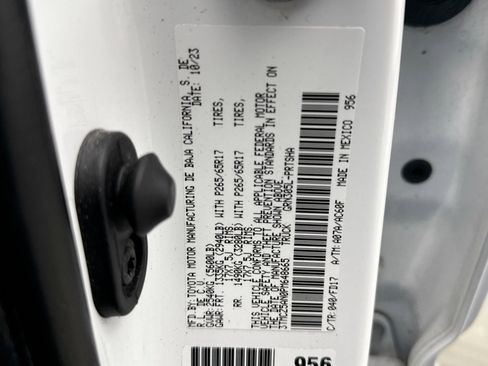 Used 2023 Toyota Tacoma TRD Sport image 18