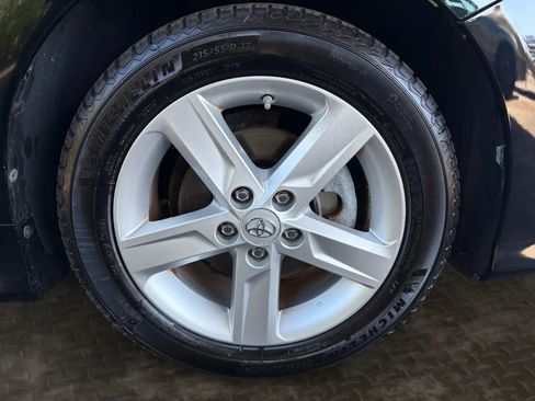 Used 2014 Toyota Camry SE FWD image 38