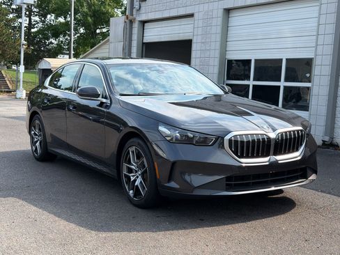 Used 2026 BMW 530i xDrive AWD/4WD image 7