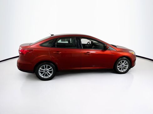 Used 2018 Ford Focus SE image 4