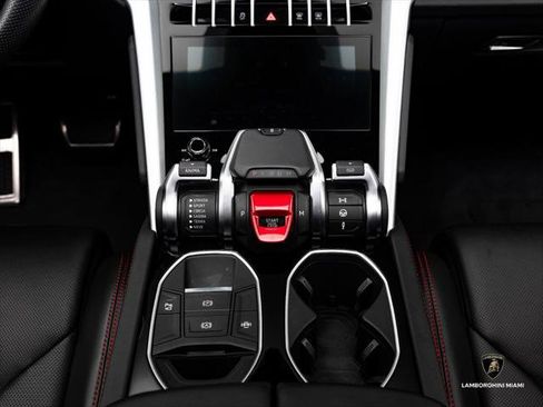 Used 2019 Lamborghini Urus AWD/4WD image 31