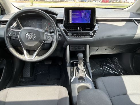 Used 2023 Toyota Corolla Cross LE w/ Moonroof Package FWD image 29