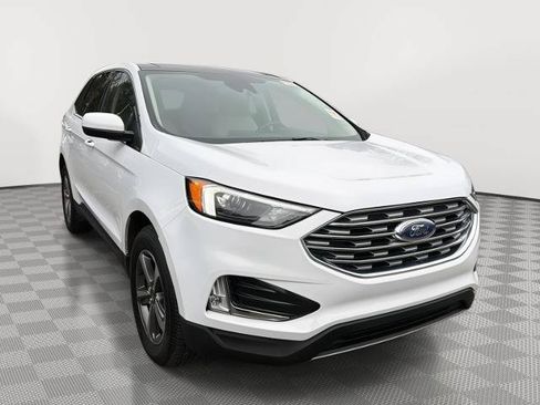 Certified 2022 Ford Edge SEL w/ Convenience Package AWD/4WD image 3