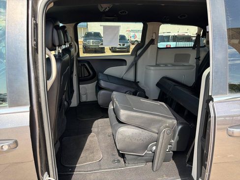 Used 2020 Dodge Grand Caravan SXT FWD image 33