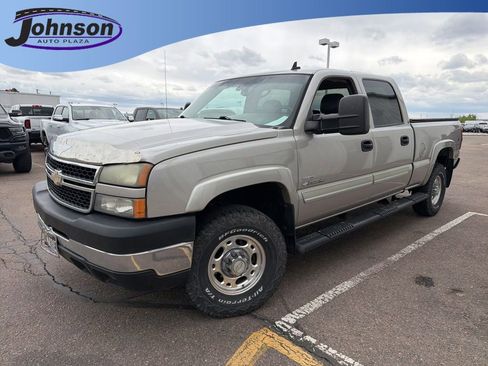 Used 2006 Chevrolet Silverado 2500 LT w/ Heavy-Duty Power Package AWD/4WD image 1