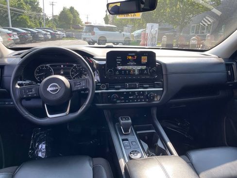 Certified 2023 Nissan Pathfinder SL AWD/4WD image 9