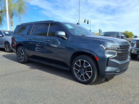 Used 2021 Chevrolet Suburban RST w/ Luxury Package image 3