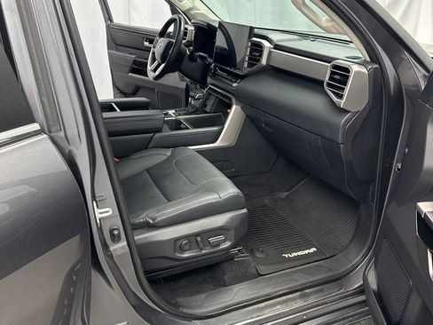 Used 2024 Toyota Tundra Limited AWD/4WD image 29