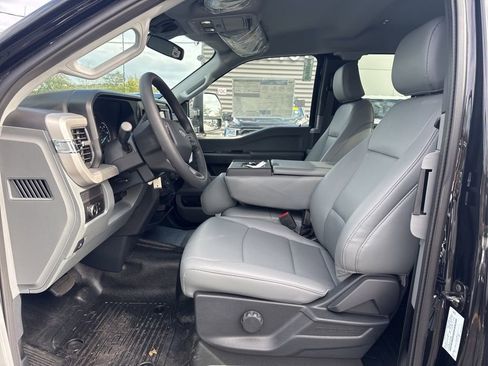 New 2026 Ford F350 XL w/ XL Chrome Package image 10