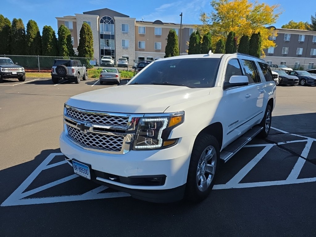 Used 2018 Chevrolet Suburban LT w/ LT Signature Package AWD/4WD image 6