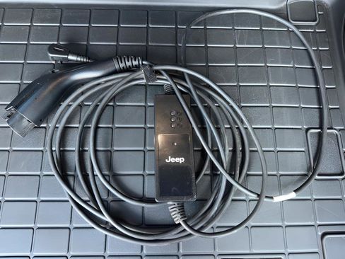 Used 2024 Jeep Wrangler High Altitude image 37