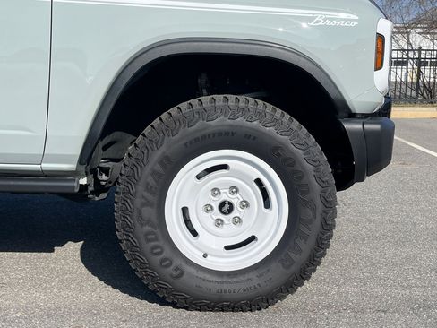 Used 2024 Ford Bronco Heritage Edition image 11