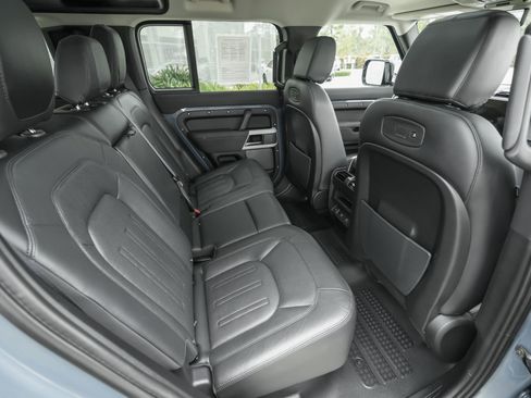 Used 2022 Land Rover Defender 110 SE image 36