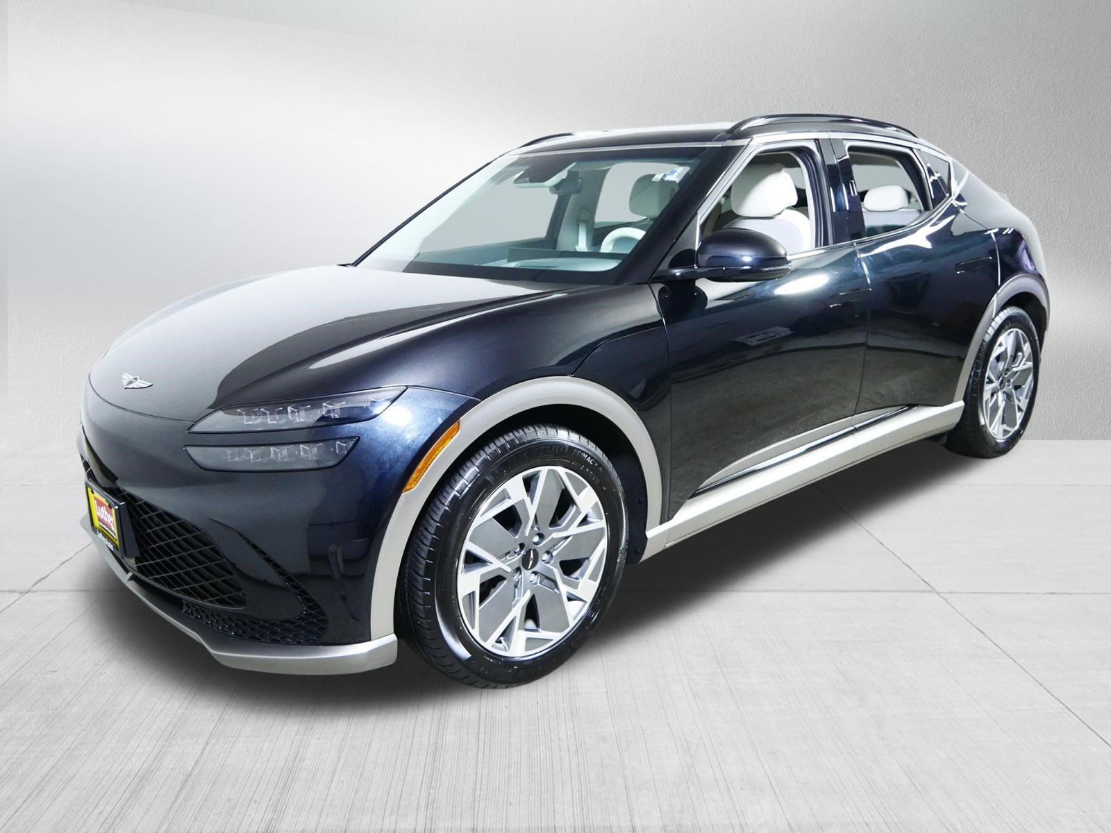 Certified 2025 Genesis GV60 Advanced AWD/4WD image 3