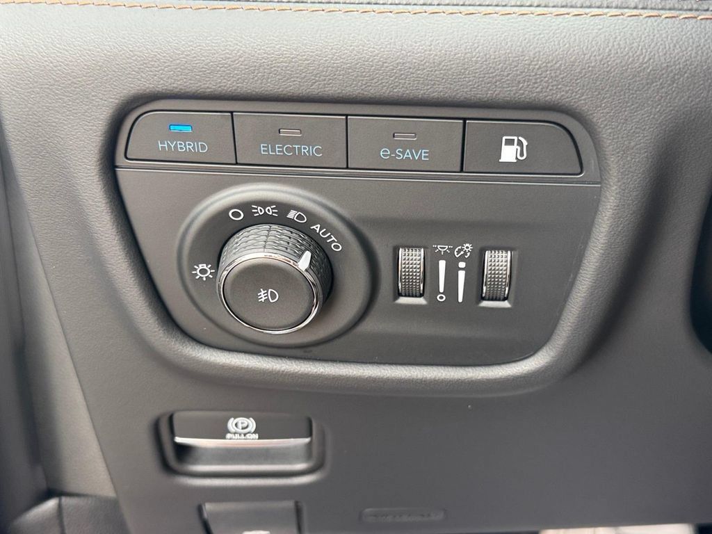 Used 2022 Jeep Grand Cherokee Summit AWD/4WD image 19
