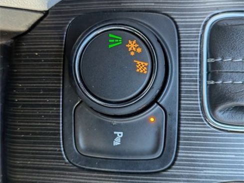 Used 2017 GMC Acadia SLT image 30