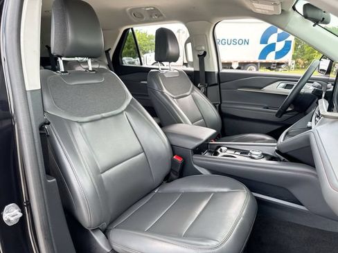 Used 2025 Ford Explorer Active w/ Active Comfort Package RWD image 25