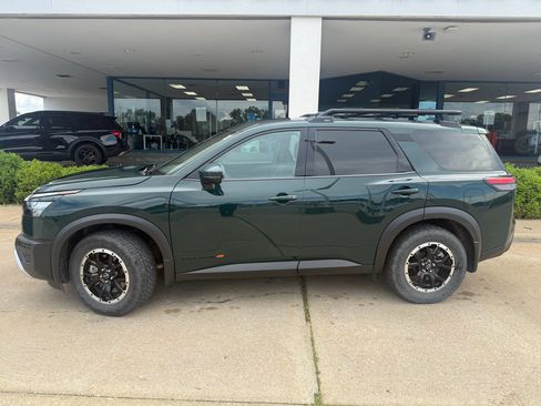 Used 2024 Nissan Pathfinder Rock Creek AWD/4WD image 9