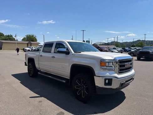 Used 2015 GMC Sierra 1500 SLT w/ SLT Crew Cab Value Package AWD/4WD image 3