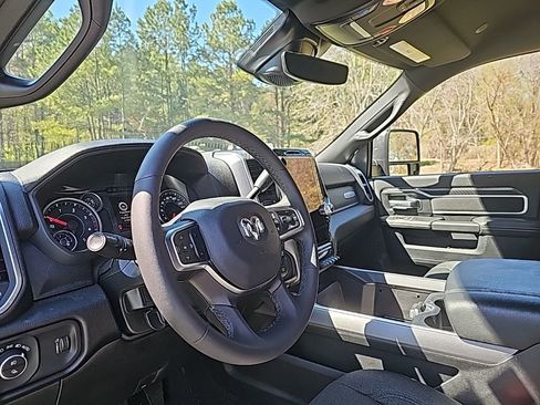 Used 2025 RAM 3500 Big Horn image 10