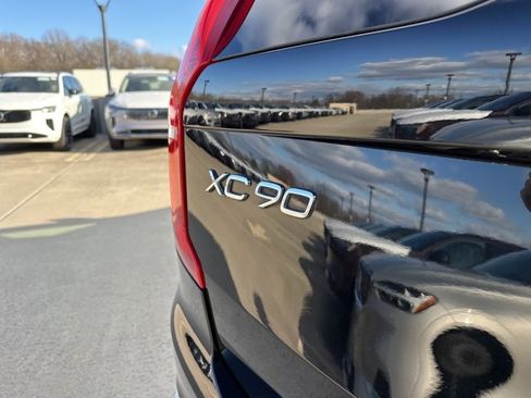 Certified 2024 Volvo XC90 T8 Plus w/ Protection Package Premier image 39