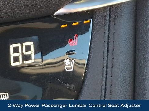 Used 2025 Cadillac XT5 Premium Luxury image 29