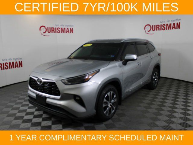 Used 2023 Toyota Highlander XLE AWD/4WD image 3