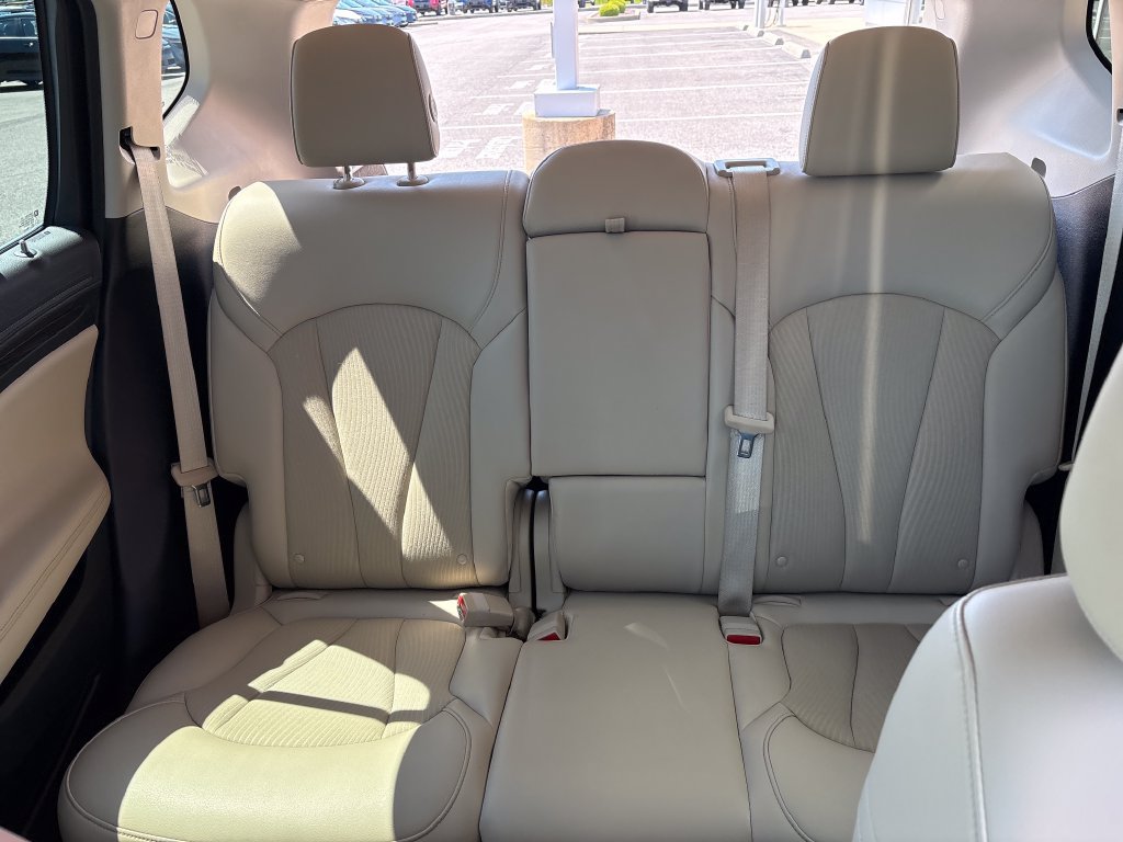 Used 2020 Buick Envision Preferred AWD/4WD image 36