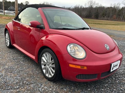 Used 2008 Volkswagen Beetle SE image 3