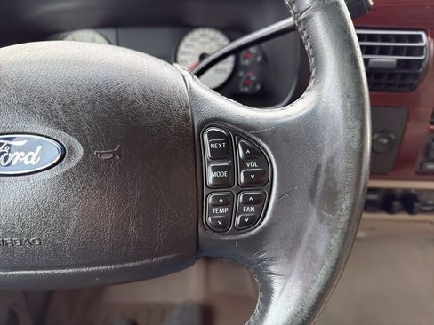 Used 2006 Ford F350 Lariat image 19