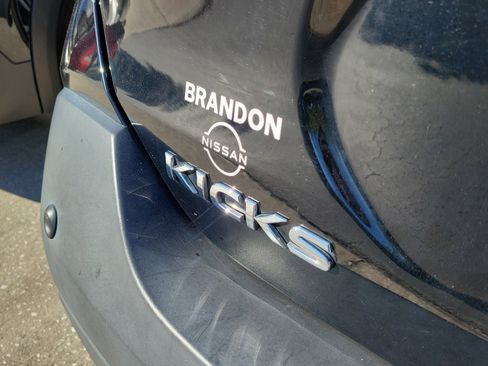 Used 2020 Nissan Kicks SV image 8