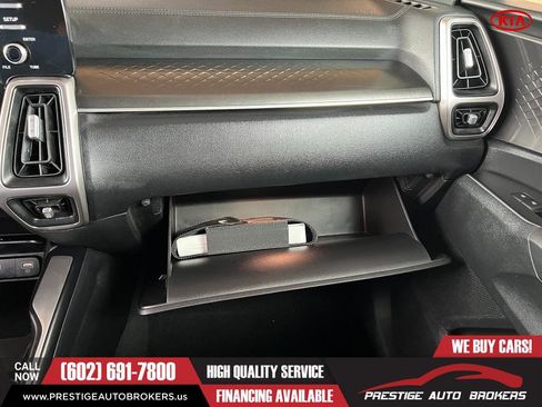 Used 2022 Kia Sorento LX image 36