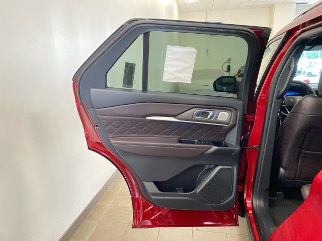 New 2027 Ford Explorer Platinum w/ 3.0L Ultimate Package AWD/4WD image 9