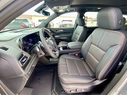 New 2026 Chevrolet Traverse High Country w/ LPO, Floor Liner Package image 25