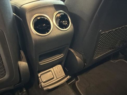 Used 2022 Mercedes-Benz GLB 250 4MATIC image 20