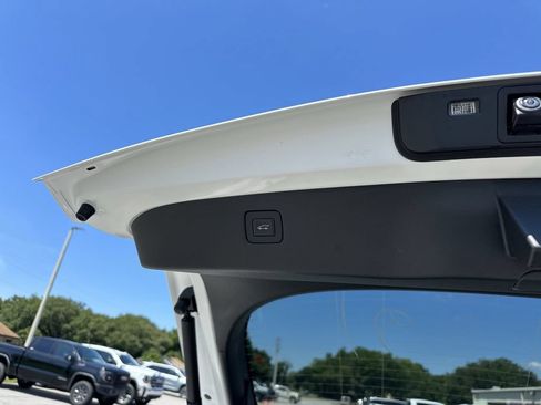 New 2026 Buick Envista Sport Touring w/ Convenience I Package FWD image 11