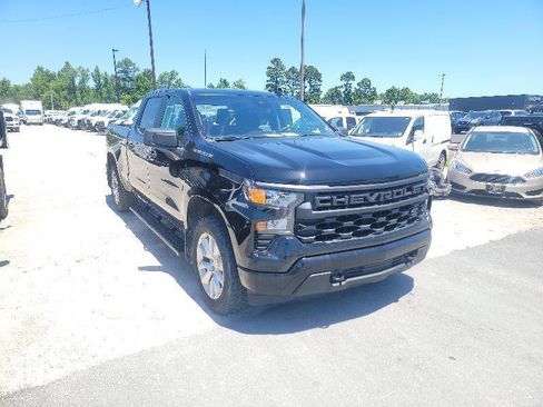 Used 2024 Chevrolet Silverado 1500 Custom AWD/4WD image 2