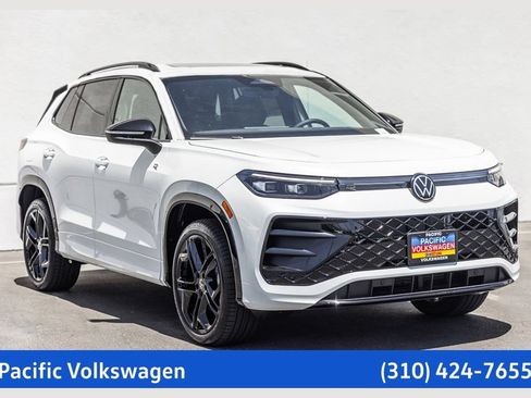 New 2026 Volkswagen Tiguan SE R-Line FWD image 1