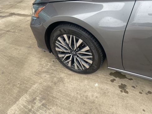 Used 2024 Nissan Altima 2.5 SV image 24