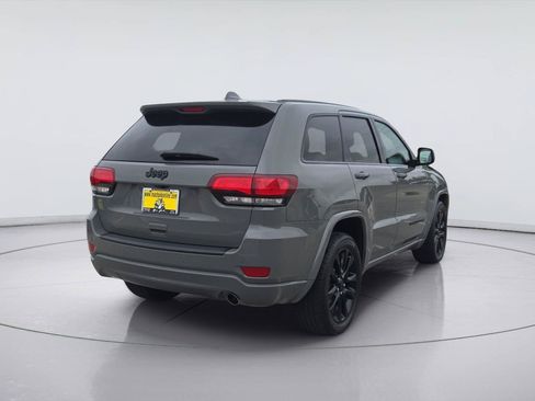Used 2020 Jeep Grand Cherokee Altitude RWD image 5