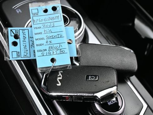 Used 2023 Kia Sorento EX FWD image 31
