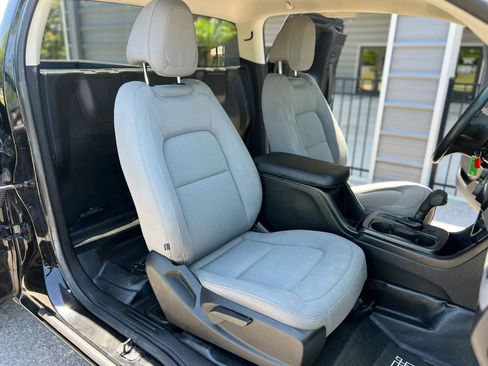 Used 2018 Chevrolet Colorado W/T RWD image 15