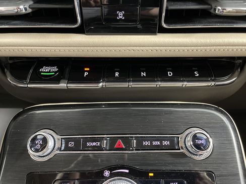 Used 2021 Lincoln Nautilus Standard image 25