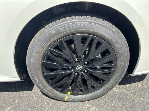 New 2026 Nissan Altima 2.5 SV w/ SV Special Edition Package AWD/4WD image 9