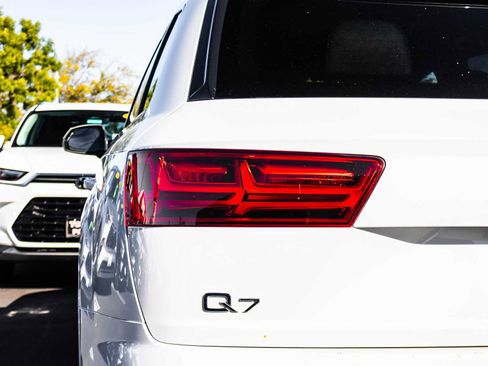 Used 2017 Audi Q7 3.0T Premium Plus image 12