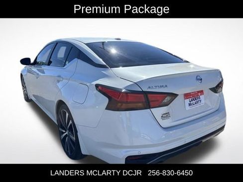 Used 2020 Nissan Altima 2.5 SR w/ Premium Package image 4